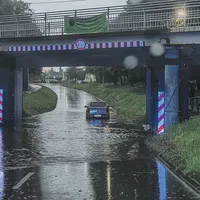 Feststeckender PKW in Unterführung.jpg